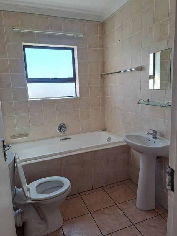2 Bedroom Property for Sale in Vredekloof Western Cape
